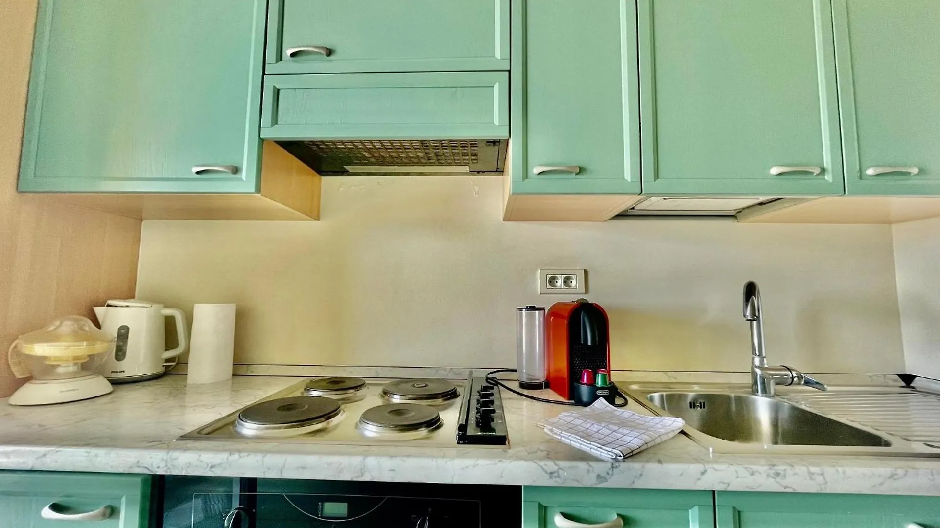 2 Rooms In Luxury Residence Bordering Monaco Beausoleil Holiday home