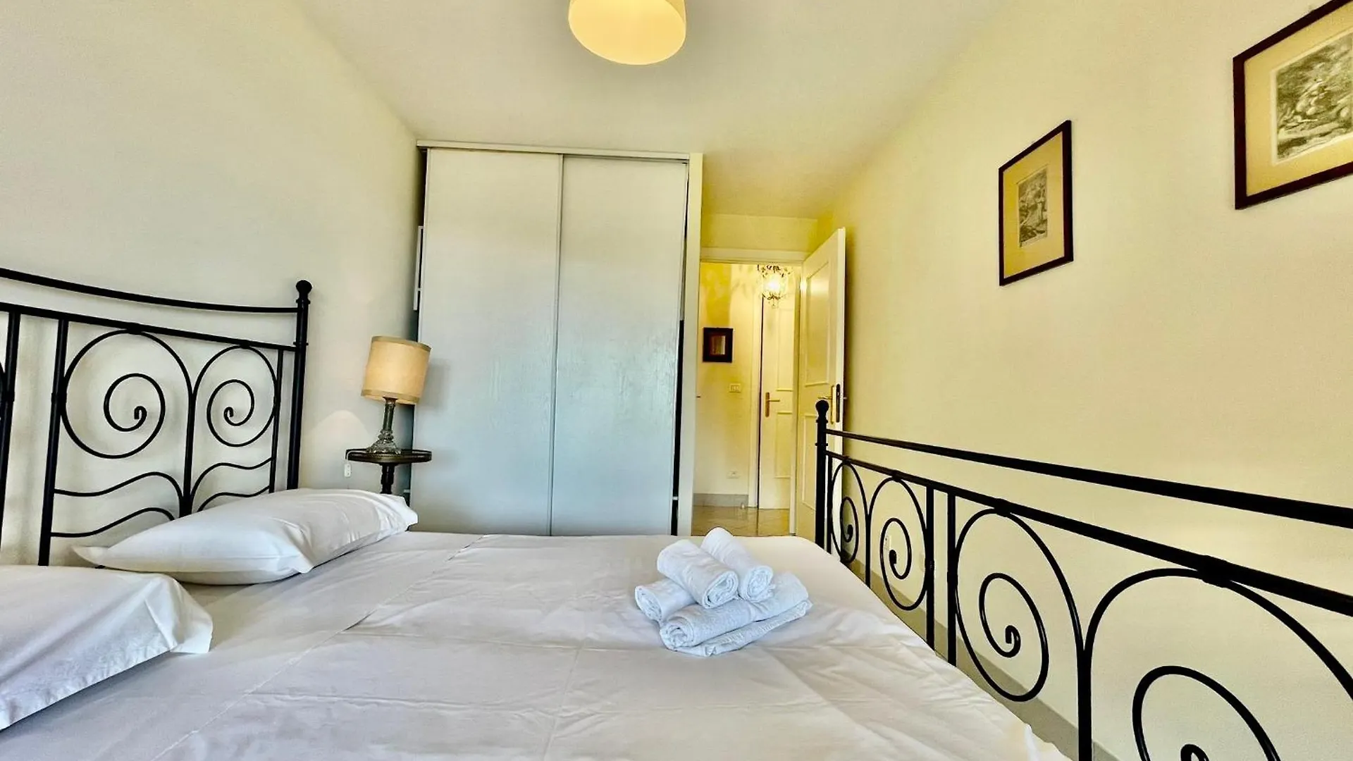 2 Rooms In Luxury Residence Bordering Monaco Beausoleil
