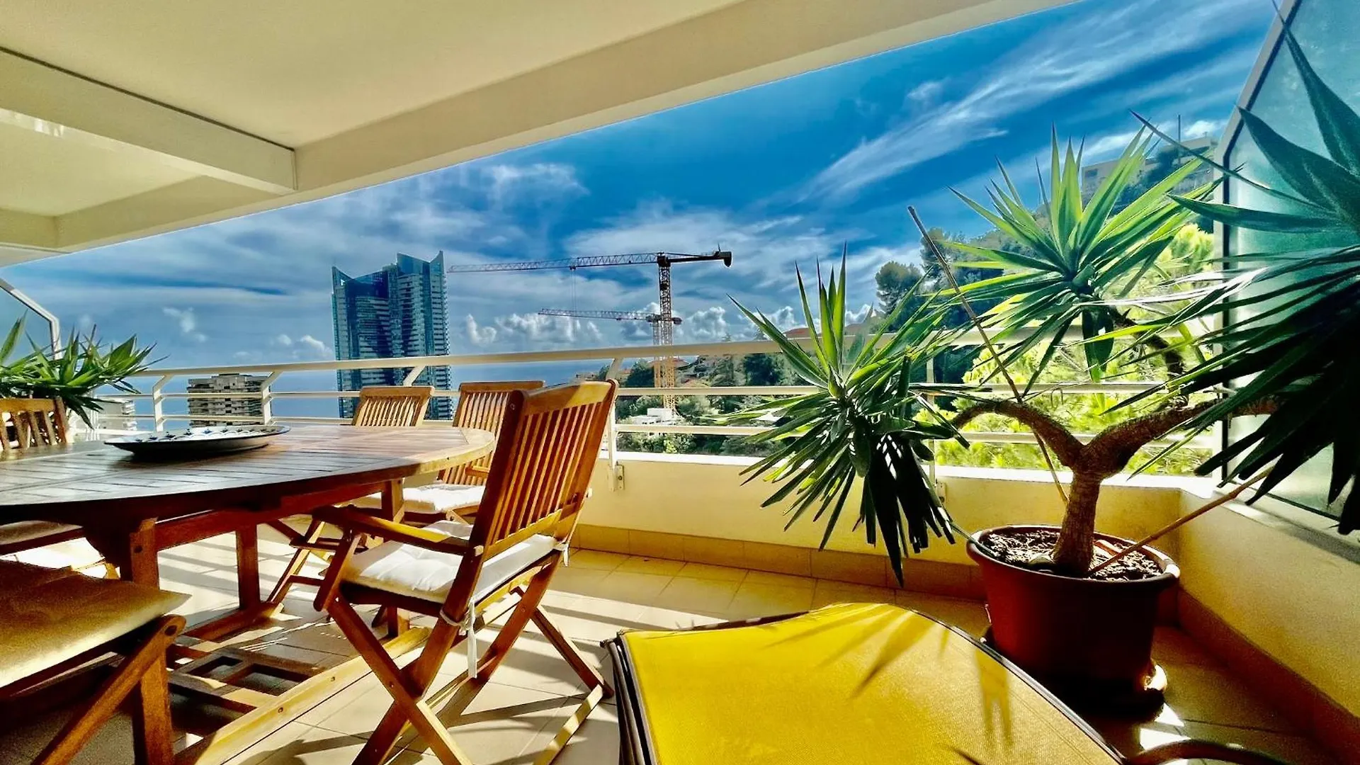 2 Rooms In Luxury Residence Bordering Monaco Beausoleil