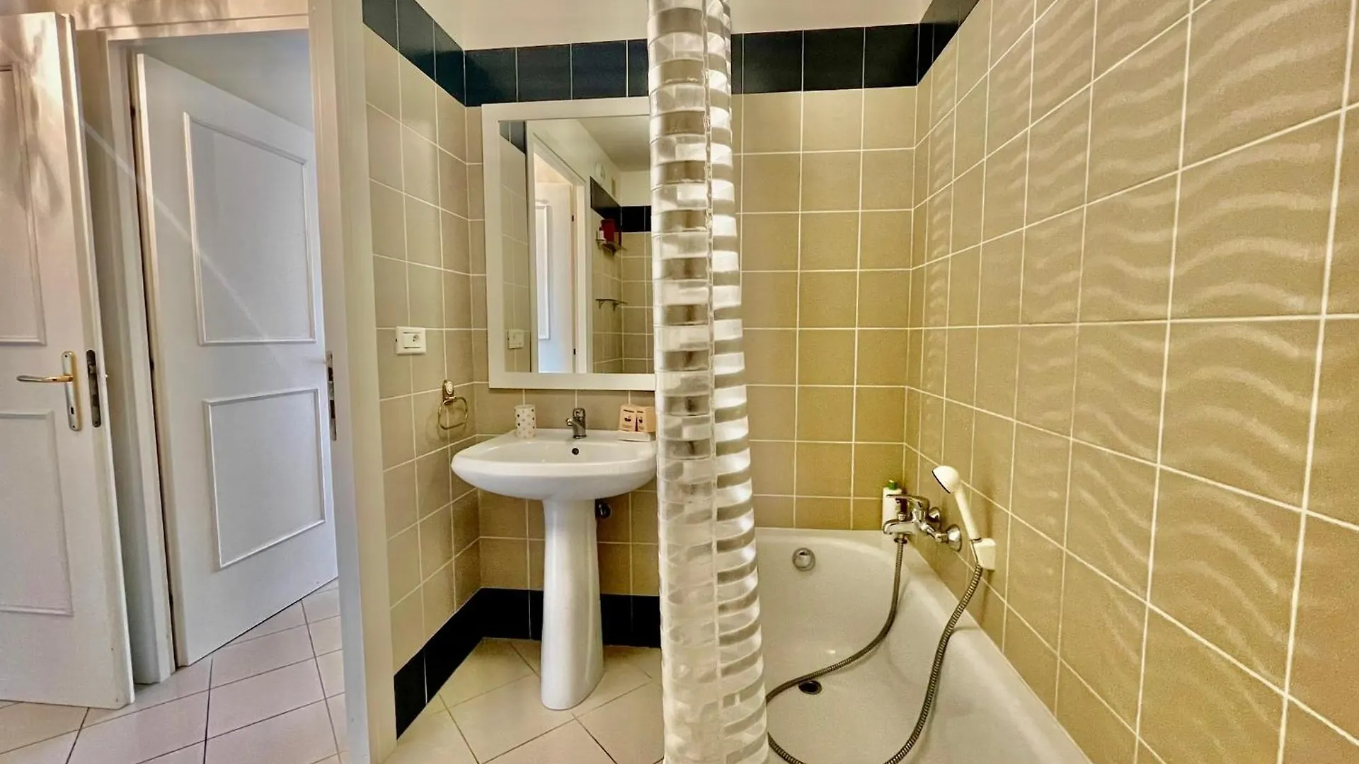 2 Rooms In Luxury Residence Bordering Monaco Beausoleil 0*,